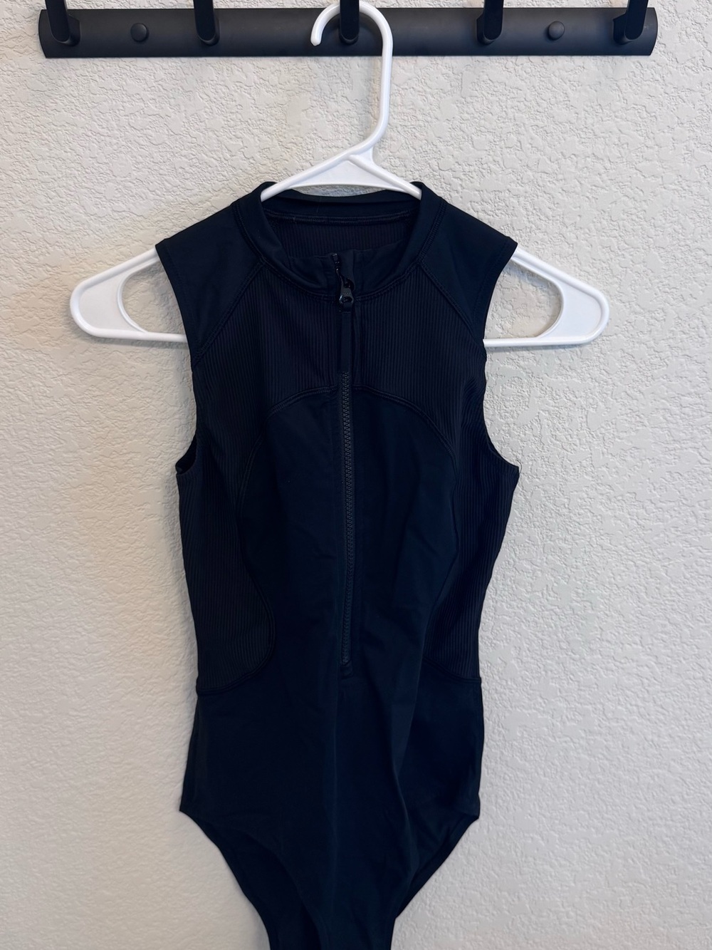 Lululemon surf suit size 4